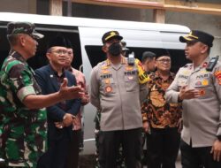 Kapolres Metro Bekasi Bersama Forkopimda Lakukan Peninjauan Pengamanan di Gereja Trinitas Cikarang