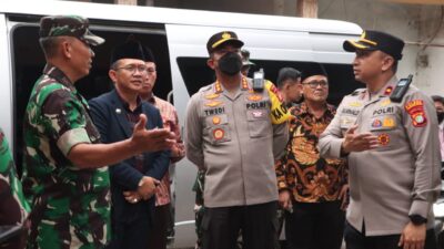 Kapolres Metro Bekasi Bersama Forkopimda Lakukan Peninjauan Pengamanan di Gereja Trinitas Cikarang