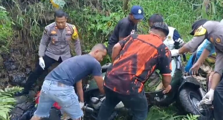 Diduga Rem Motor Blong, Seorang Pemuda Tewas Setelah Terjun ke Jurang dan Tertimpa Motor di Sukamakmur Bogor