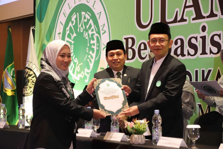 Wisuda PKU Angkatan Pertama, PKU Angkatan Pertama Lahirkan 39 Ulama Ahli Tafsir Berbasis Teknologi