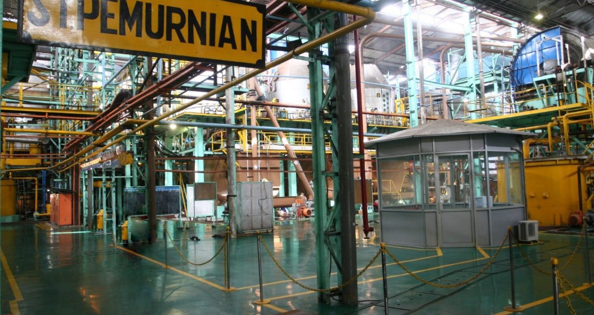 Kaca Berkualitas Tinggi: Menelusuri Pabrik Kaca Terbaik di Surabaya yang Mendominasi Pasar
