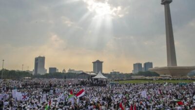 Ribuan Personel Gabungan Amankan Munajat Kubro di Monas