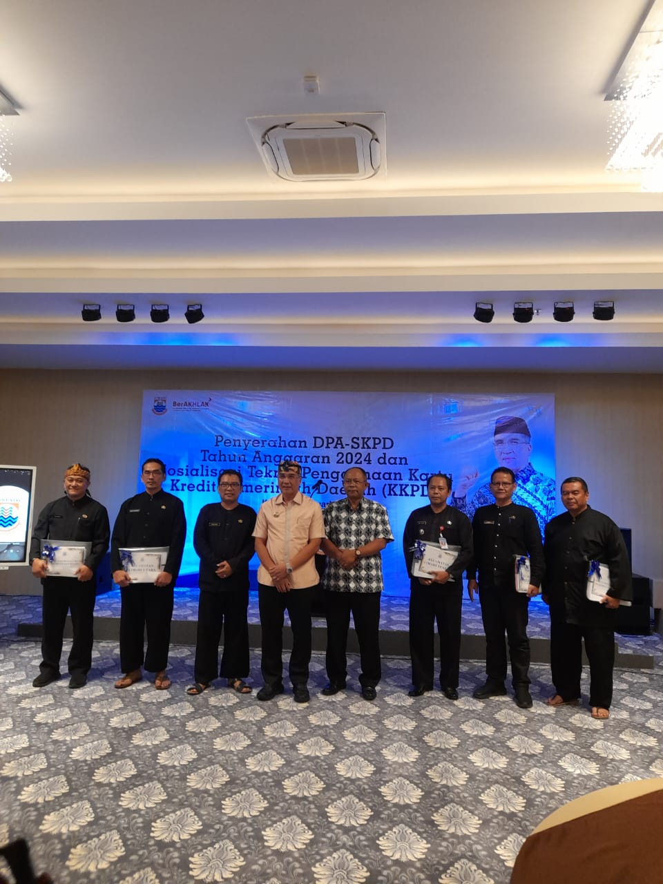 Pemerintah Kota Cimahi telah memberikan penghargaan kepada 5 Satuan Kerja Perangkat Daerah (SKPD) dalam penyerapan anggaran tahun 2023 yang terbaik