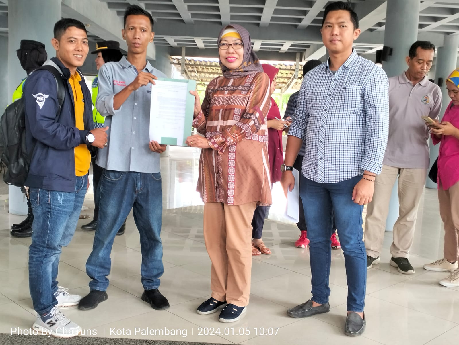 Aliansi Masyarakat Kota Palembang Demo Di DPRD Kota,Protes Keras Pelayaran Kapal Tongkang Batubara