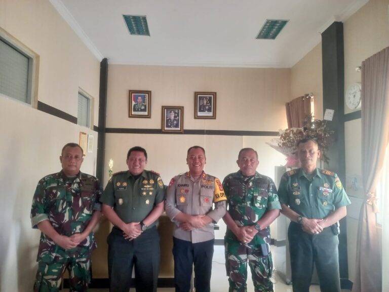 Kapolres PALI Terima Silaturahmi Dandim 0404 Muara Enim Yang Baru