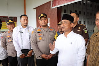 Pj Bupati Aceh Timur Memantau Sortir Dan Pelipatan Surat Suara Pemilu 2024, Dimpingi Wakapolres
