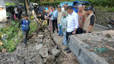 Bey Machmudin Pantau Penertiban Keramba Jaring Apung di Kawasan Waduk Cirata