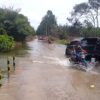 Akibat Curah Hujan Yang Cukup Tinggi, Jalan Lintas Kabupaten Pali di Desa Sungai Ibul lumpuh total.