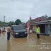 Polsek Tanah Abang Melakukan Monitoring dan Patroli Pengecekan Debit Air/Volume Banjir di Wilayah Nya,