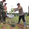 Kapolres PALI , Bersama Jajarannya Menghadiri Kegiatan Penanaman Pohon di Desa Padang Bindu