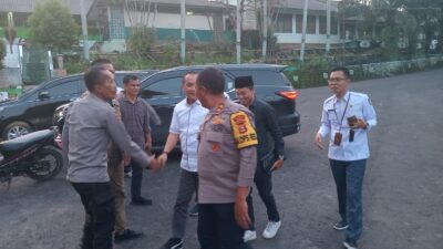 Kapolres PALI AKBP Khairu Nasrudin,S.I.K,M.H.,dan Kabag OPS KOMPOL Hendro Suwarno,S.H.,serta Ketua KPU Kabupaten PALI Sunario Menerima Kedatang KPU Provinsi