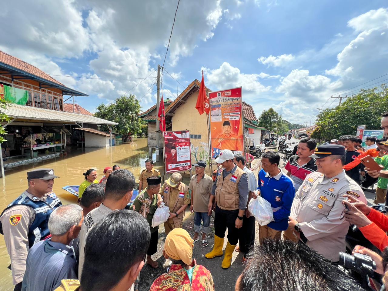 Wakil Bupati PALI, Drs. H. Soemarjono, Melaksanakan kunjungan ke Wilayah Kecamatan Tanah Abang Kabupaten PALI