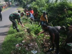 Prajurit Yonif 514/SY/9/2 Kostrad laksanakan Karya Bakti Antisipasi Bencana Hidrometeorologi