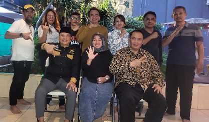 Ketua SMSI Kabupaten Bekasi Terpilih Beri Motivasi 3 Pengurus Yang Nyaleg