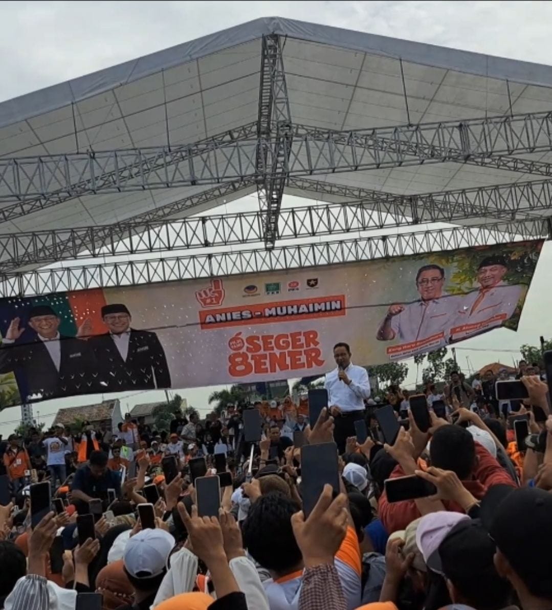 Calon Presiden Anies Baswedan Sambangi Warga Kabupaten Bekasi di Stadion Mini Cikarang