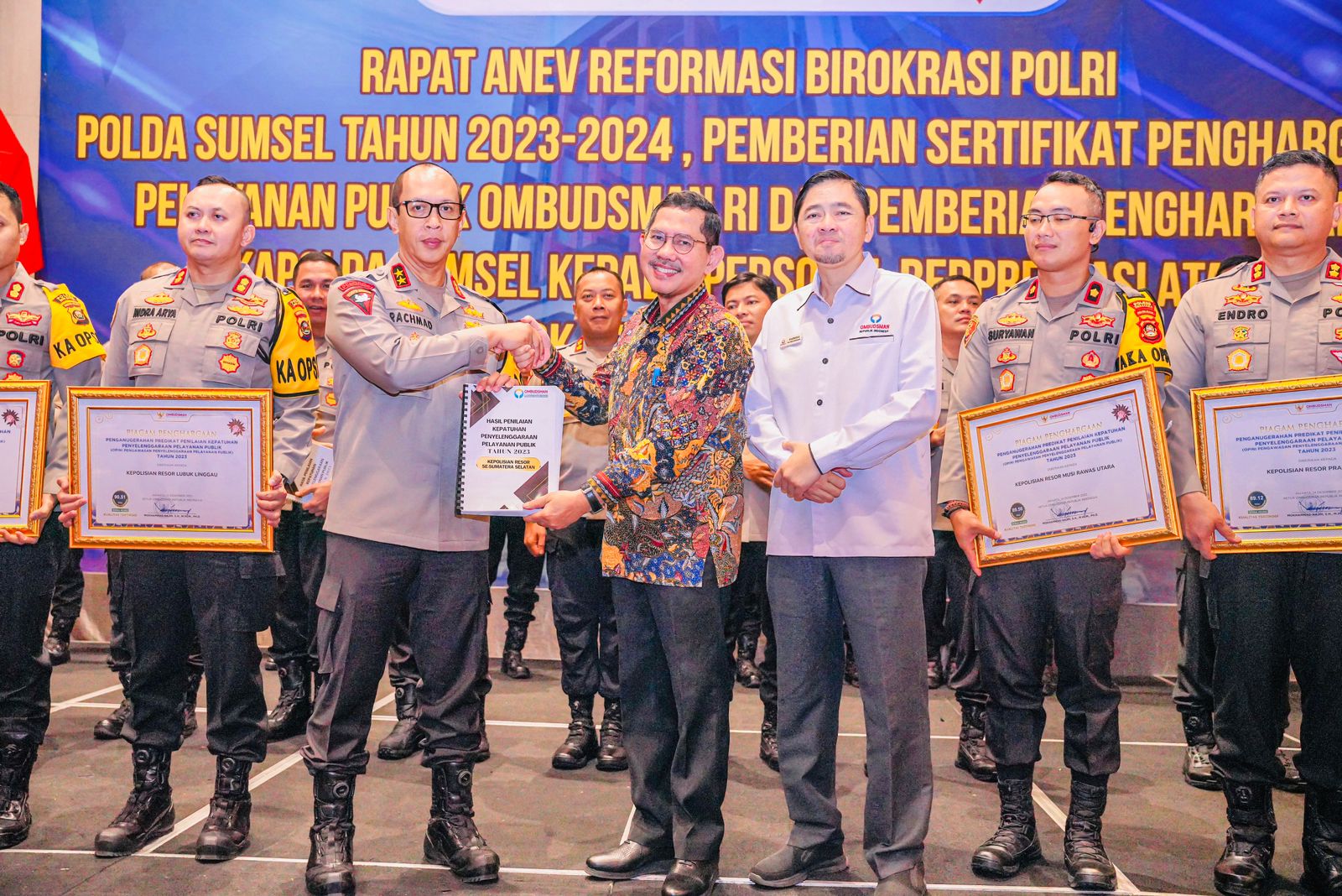 Polda Sumatera Selatan Terima Penghargaan Pelayanan Publik Dari Ombudsman RI