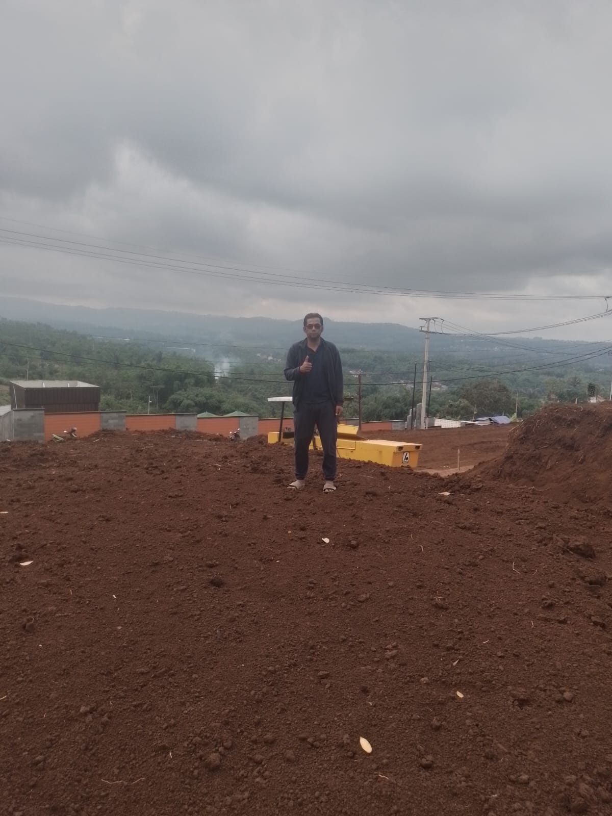 Hilman Fauzi Dan Lukman, Owner Dukung Pembangunan Di Desa Neglasari Kec. Darangdan