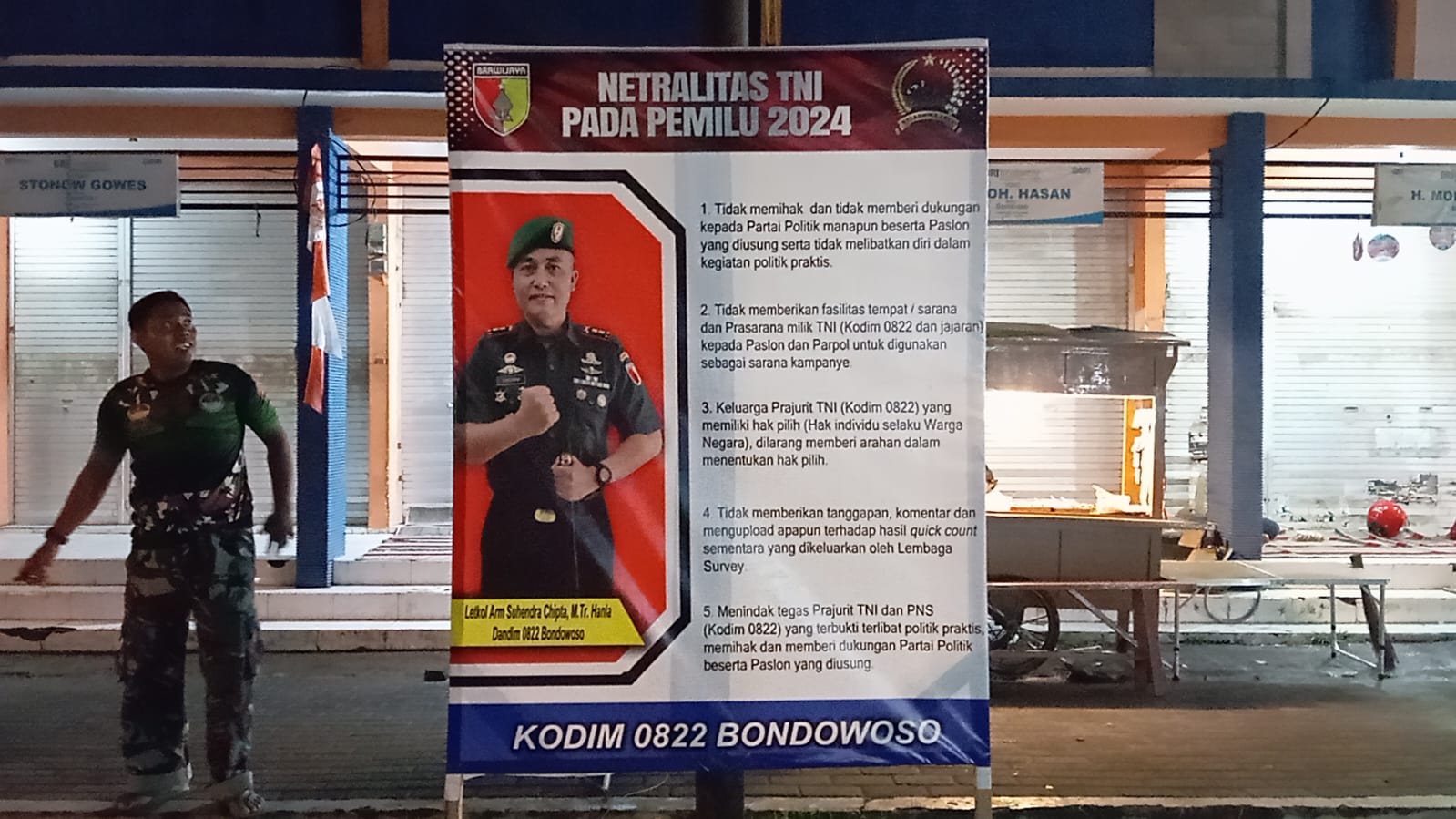 Tegaskan Netralitas, Jajaran Kodim 0822 Bondowoso Pasang Banner Netralitas TNI