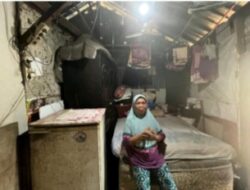 Lansia di Kota Depok Hanya Sebatang Kara yang Hidup di Rumah Tak Layak