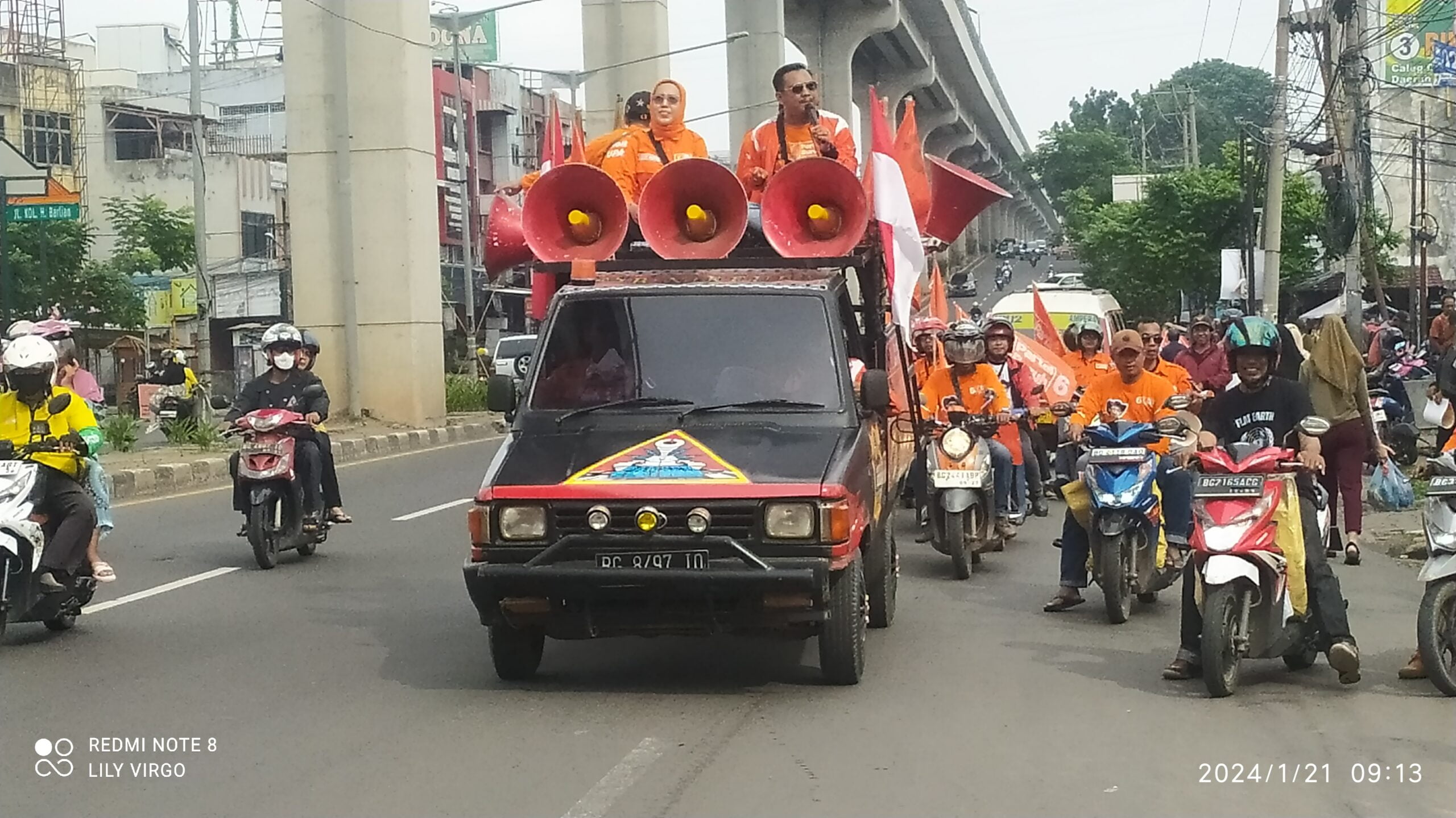 Sosialisasi Pemilu, Ratusan Pemotor Dari Partai Buruh Lakukan Konvoi Di Wilayah Kecamatan Kemuning