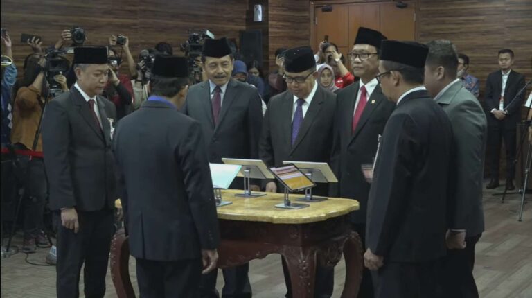 Majelis Kehormatan MK Resmi Dilantik