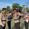 Kapolres Lampung Utara Pimpin Apel Pengecekan dan Pembagian Sarpas Logistik Personel Pam TPS Pemilu 2024