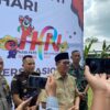 Bupati Penukal Abab Lematang Ilir Dr. Ir. H. Heri Amalindo. M.M Menyerahkan Piagam Penghargaan kepada Organisasi Pers Yang Ada di Kabupaten PALI