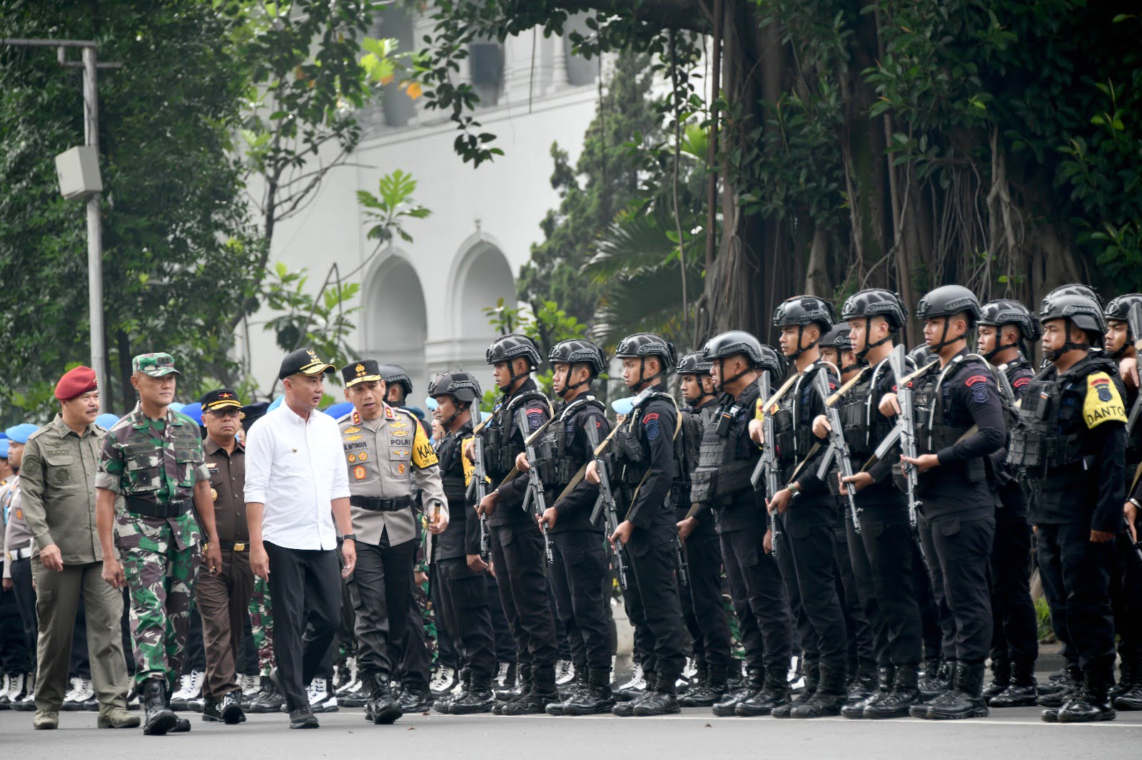 Bey Machmudin Lepas 19.750 Personel Gabungan Amankan Pencoblosan Pemilu 2024