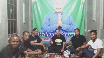 Kunjungan dan Pelukan Hangat Yang Diartikan Sebagai Dukungan Penuh Untuk Calon Bupati Kebumen Wahyu Setiawan