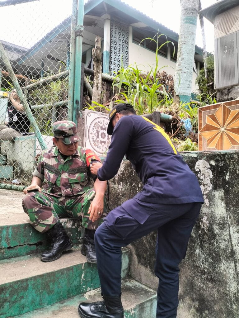 Pasca Pencoblosan Pilpres, Satgas Ban Ops Subsatgas Dokkes Polres PALI Periksa Kesehatan Petugas TPS dan Panitia Pemilu Di Wilkum Kab. PALI