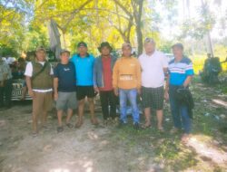 Arwadi Beserta Masyarakat Palingi Raya Melakukan Kunjungan Di Pantai Kampa Kabupaten Konawe Kepulauan Dalam Rangka Acara Kegiatan Silaturahmi