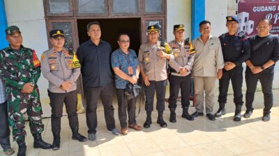 Kapolres PALI AKBP Khairu Nasrudin, S.I.K, M.H, Bersama Kabag OPS KOMPOL Hendro Suwarno dan Wadanyon Pelopor D AKP Irfan Abdul Gofar, S.I.K, Menyambangi PPK Di Wilayah Hukumnya