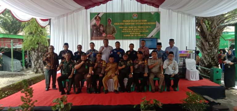 Kapolres PALI AKBP Khairu Nasrudin, S.I.K, M.H, diwakili Kapolsek Talang Ubi KOMPOL Rifan Wijaya ST Turut Mendampingi kunjungan kerja Dandim 0404/ME Letkol Inf. Nugraha, SH, MIP, di kabupaten PALI.