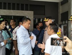 Diduga Oknum Caleg Menggunakan Ijazah SMP, Aliansi Madura Indonesia Geruduk KPU Kota Surabaya 