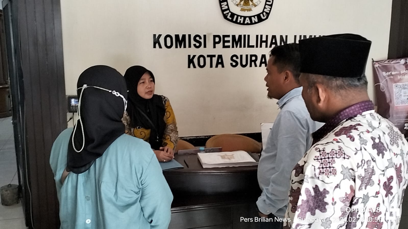 Diduga Oknum Caleg Menggunakan Ijazah SMP, Aliansi Madura Indonesia Geruduk KPU Kota Surabaya 