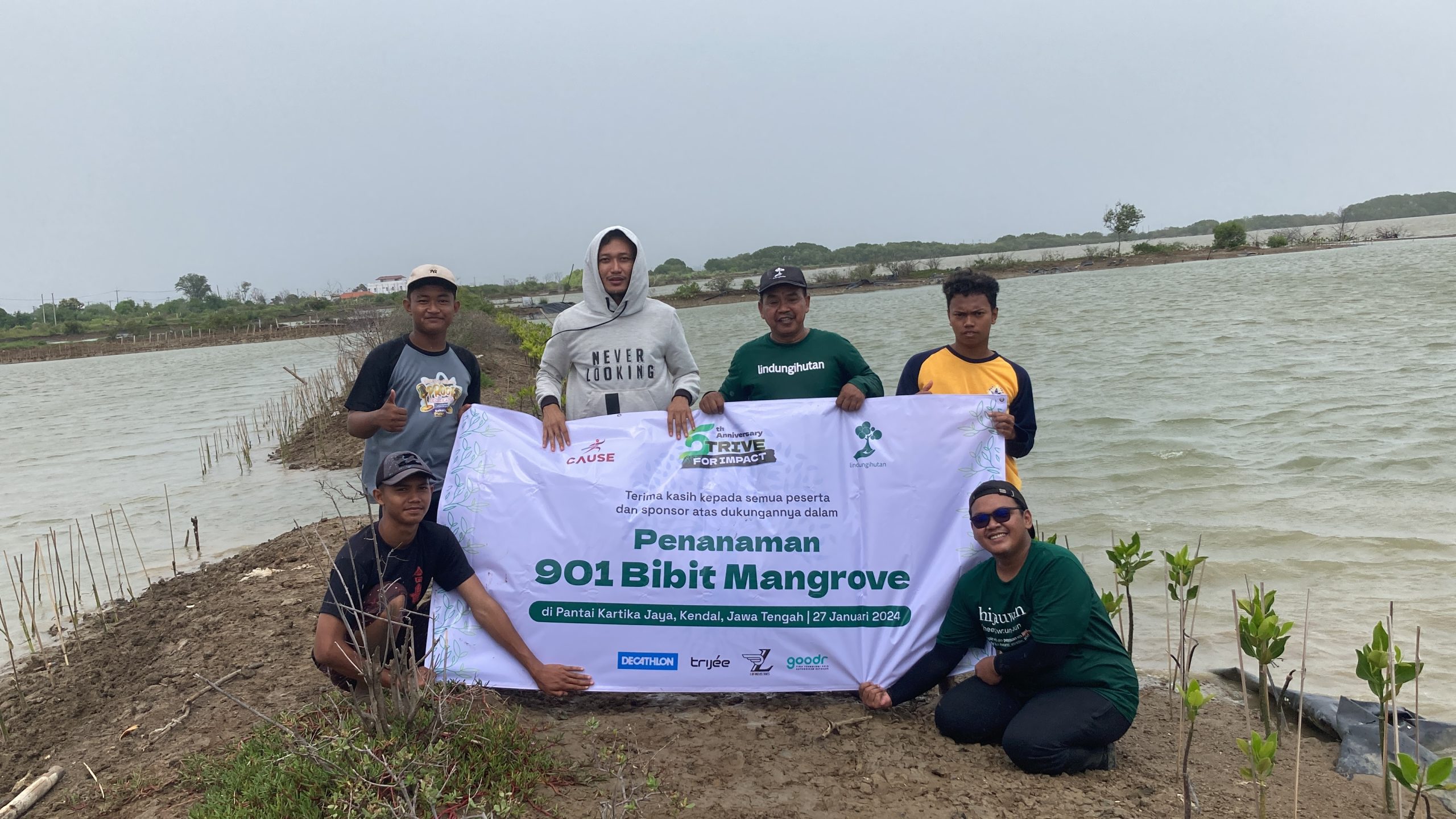5TRIVE FOR IMPACT: Perayaan Ulang Tahun Ke-5 Cause ID dengan Menanam 901 Mangrove di Kendal
