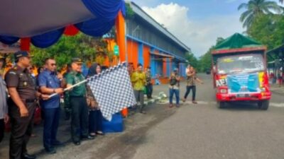 Bambang Soekwanto PJ Bupati Bondowoso Berangkatkan Bantuan Pangan Dari Gudang BULOG