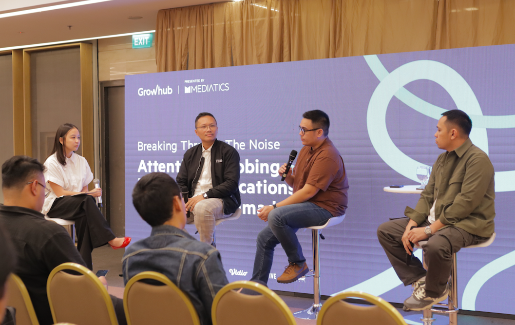 (dari kiri ke kanan) Elia Geraldine – Sr. Digital Media Planner Mediatics,  Mohamad Arief Rizky – Digital Marketing Manager Sinarmas, Giovanni Marsie – Product Marketing Manager Google Indonesia, Danny Syah Aryaputra – Chief Marketing Officer Folkative Group,