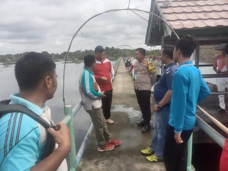 Kapolsek Penukal Utara, IPTU Fredy Franse Triwahyudi, S.H., Gelar Jum’at Curhat di Desa Tempirai