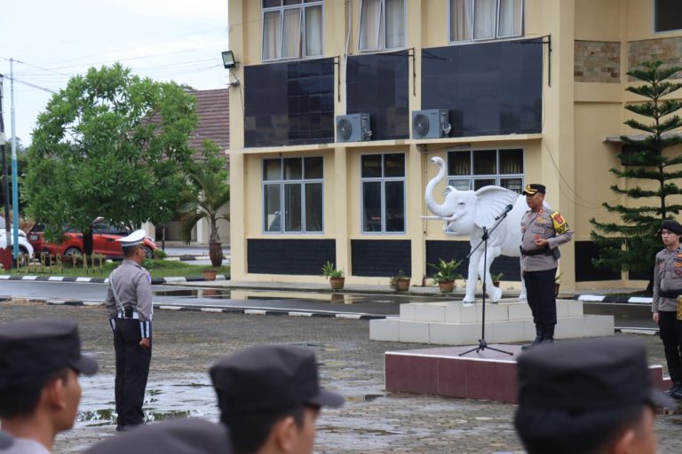 Kapolres PALI AKBP Khairu Nasrudin, S.I.K, M.H, Memimpin Langsung Apel Gelar Pasukan Operasi keselamatan Musi Tahun 2024