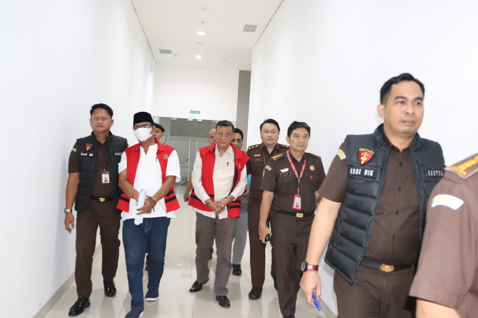 Rugikan Negara 13 Miliar Kejati Jabar Tahan Rektor dan Mantan Rektor Universitas Mitra Karya