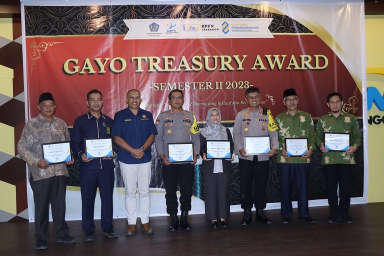 Polres Bener Meriah Berhasil Raih Penghargaan Dalam Acara Gayo Treasury Award Semester II 2023.