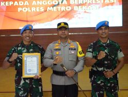 Kapolres Metro Bekasi Berikan Penghargaan Kepada Anggota Paspamres Yang Gagalkan Aksi Curanmor Dan 46 Personel Yang Berprestasi