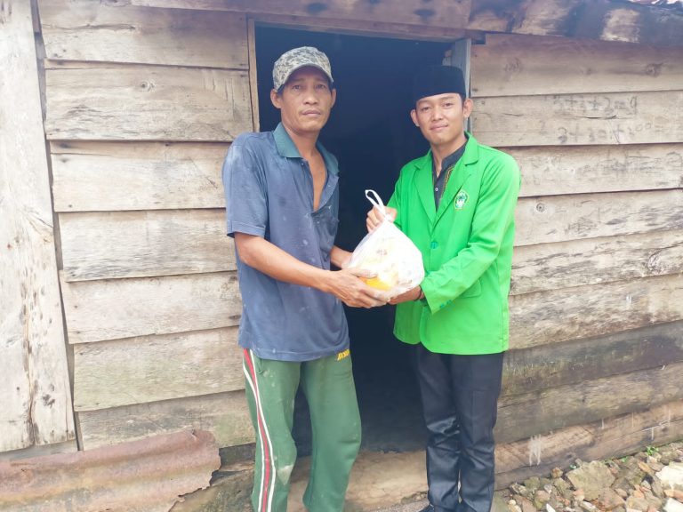 Jelang Bulan Suci Romadhan BEM STIT  Menggelar Bakti Sosial di Kelurahan Talang Ubi Selatan