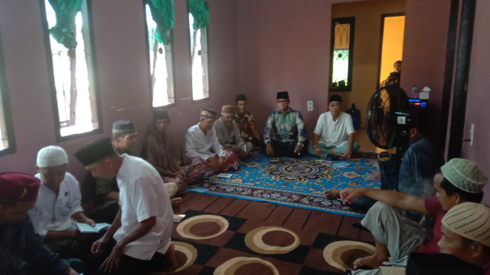 Dr Ir.H Heri Amalindo MM.Calon Gubernur Sumatera Selatan Priode 2024-2029 Menggelar kegiatan Yasinan,do’a Bersama Bertempat di Posko Rumah Pergerakan Tim Basah kering