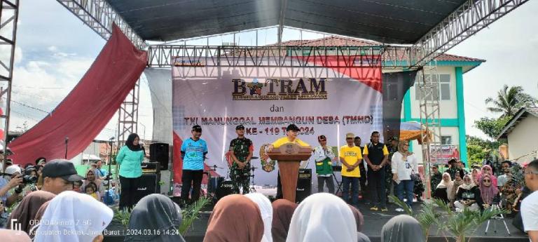 Pj. Bupati Bekasi Spontan Adakan Kuis diacara Botram Kepada Warga sebagai Bentuk Apresiasi