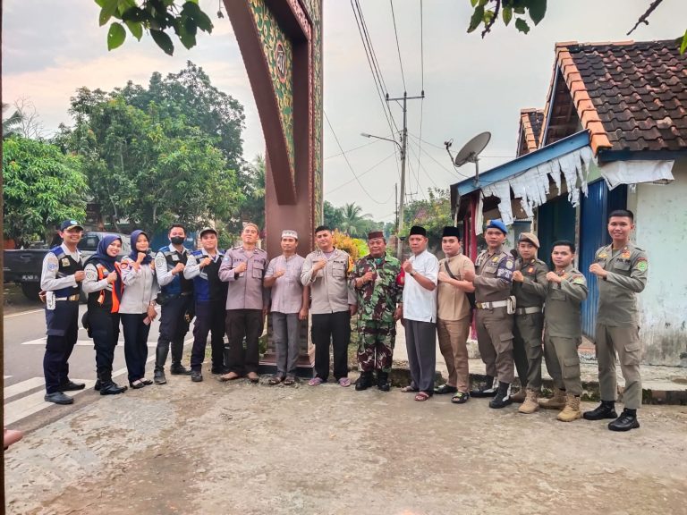 Kapolsek PenuKal Abab IPTU Arzuan SH, Aktif Terlibat Dalam Giat Safari Ramadhan 1445 H, Di Masjid Al-Mujahirin Desa Betung