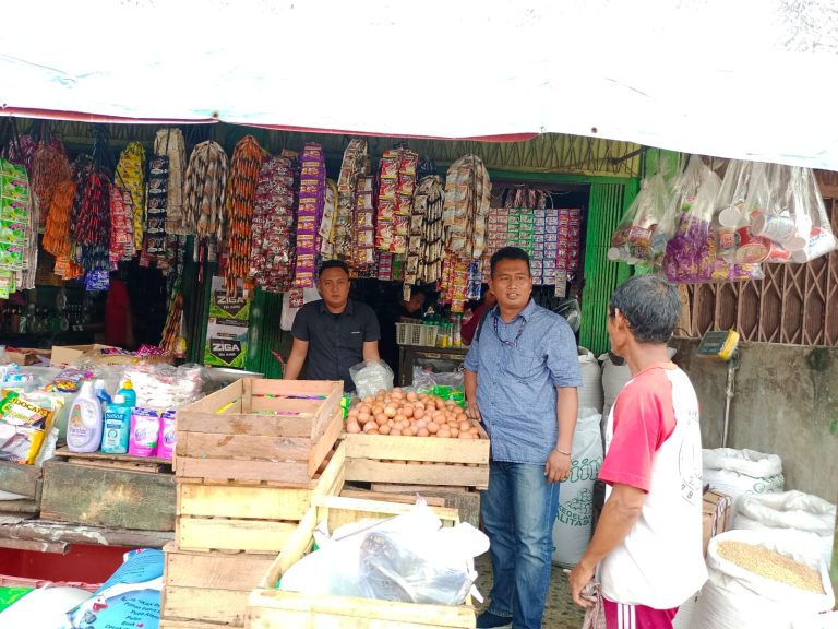 Polres PALI Memantau Harga dan Stok Sembako di Pasar Impres Pendopo Pada Selasa (19/3/2024)