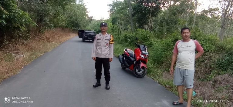 Kapolsek Penukal Abab IPTU Arzuan SH Melalui Kanit Sabhara Bripka Supriyadi Melakukan Giat Patroli