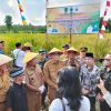 Polres PALI Melalui Polsek Penukal Abab Menghadiri Panen Raya di Desa Betung Barat